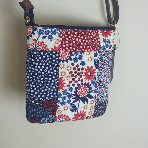 NWT Tommy Hiflinger Cottage Floral Crossbody Athleisure Bag With Charm - Picture 11 of 13